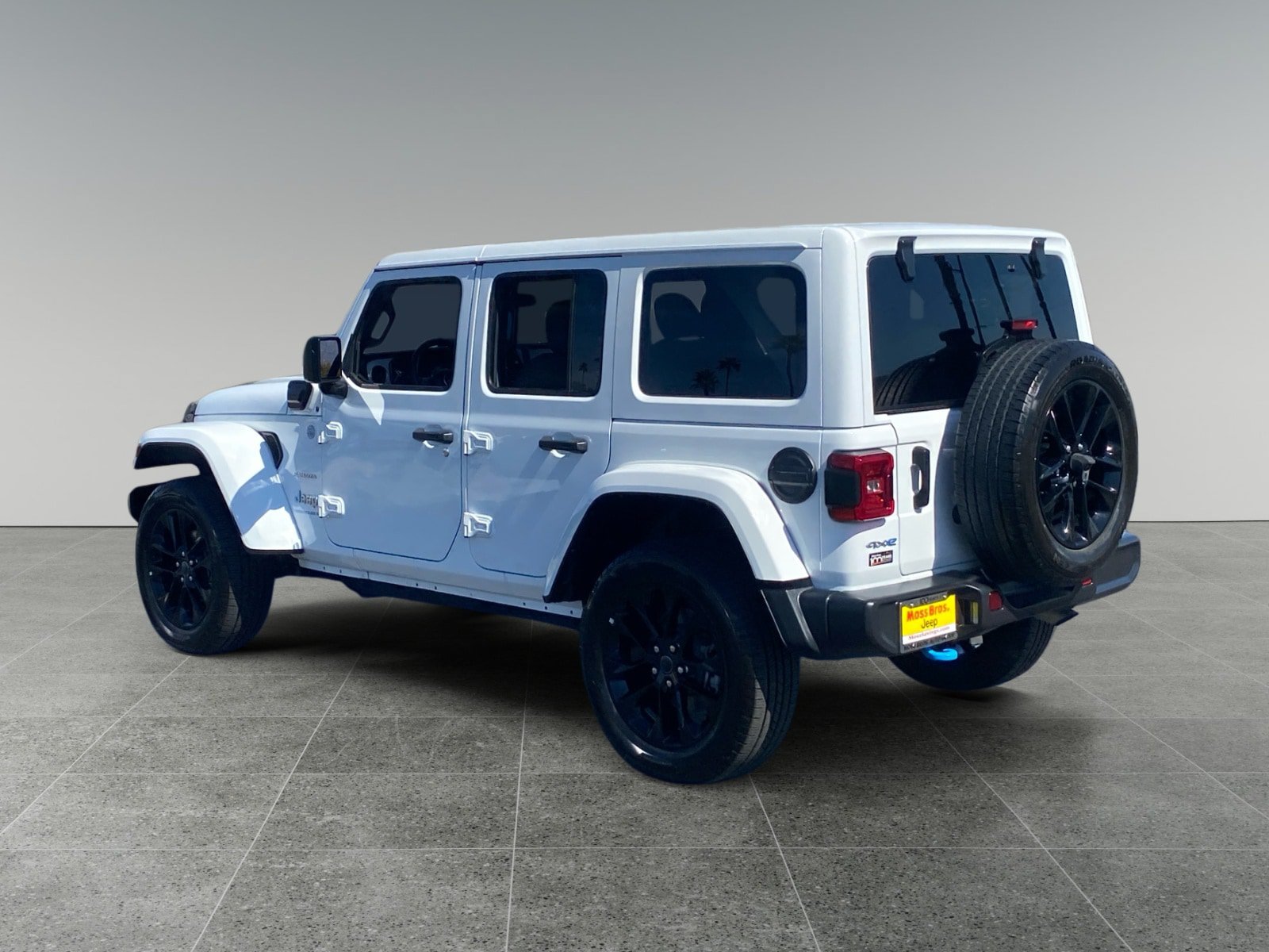Used 2024 Jeep Wrangler Unlimited Sahara AWD/4WD image 3