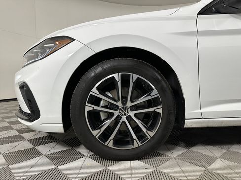 Used 2025 Volkswagen Jetta Sport image 10