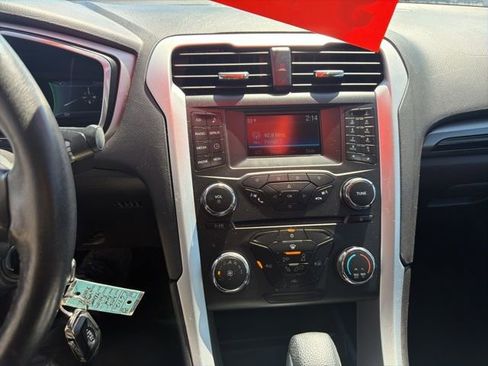 Used 2016 Ford Fusion SE image 15