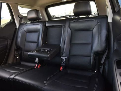 Used 2024 GMC Terrain SLT image 23