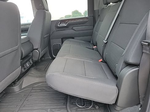 Used 2025 GMC Sierra 2500 SLE w/ SLE Value Package; AWD/4WD image 9