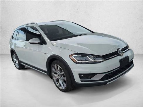 Used 2018 Volkswagen Golf Alltrack SEL image 3