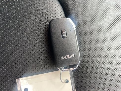 Used 2023 Kia Sportage EX image 25