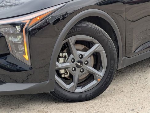 Used 2025 Kia K4 LXS image 32