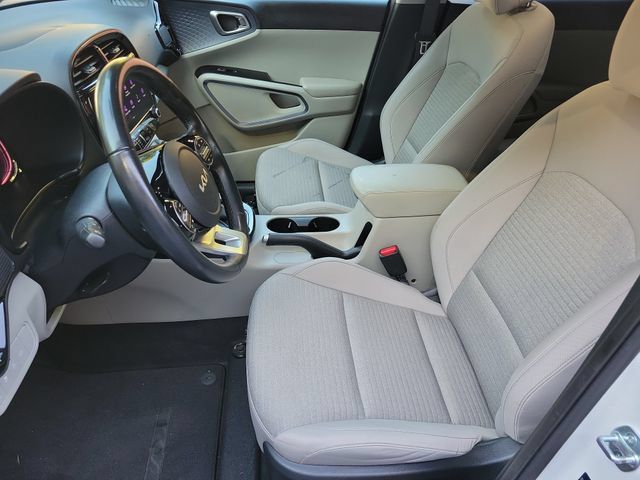 Used 2023 Kia Soul EX FWD image 11
