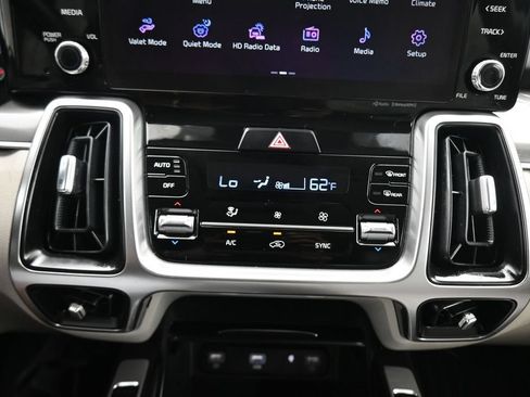 Used 2023 Kia Sorento S FWD image 22