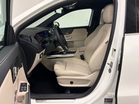 Certified 2025 Mercedes-Benz GLA 250 4MATIC image 13