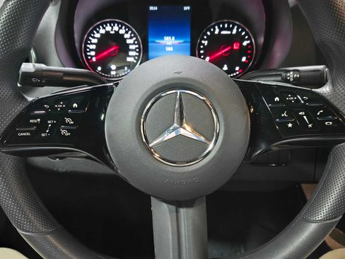 Used 2025 Mercedes-Benz Sprinter 2500 image 23