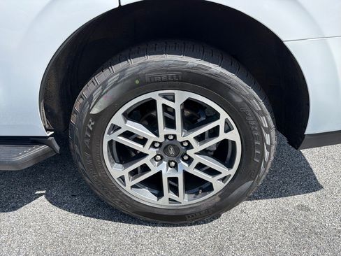 Used 2025 Ford Expedition Active AWD/4WD image 9