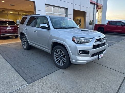 Used 2023 Toyota 4Runner TRD Sport w/ Technology Package image 3