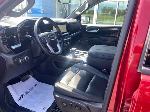 Used 2024 GMC Sierra 1500 Elevation w/ Elevation Premium Package AWD/4WD image 10