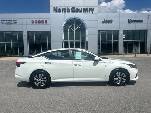 Used 2022 Nissan Altima 2.5 S FWD image 1