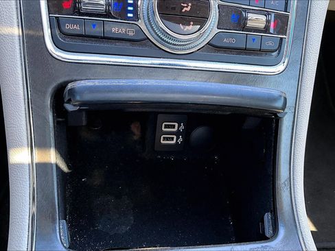 Used 2017 Lincoln Continental Reserve FWD image 16