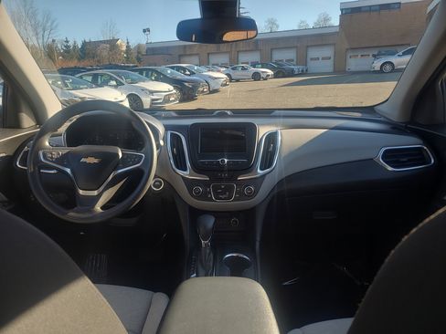 Used 2022 Chevrolet Equinox LS image 19
