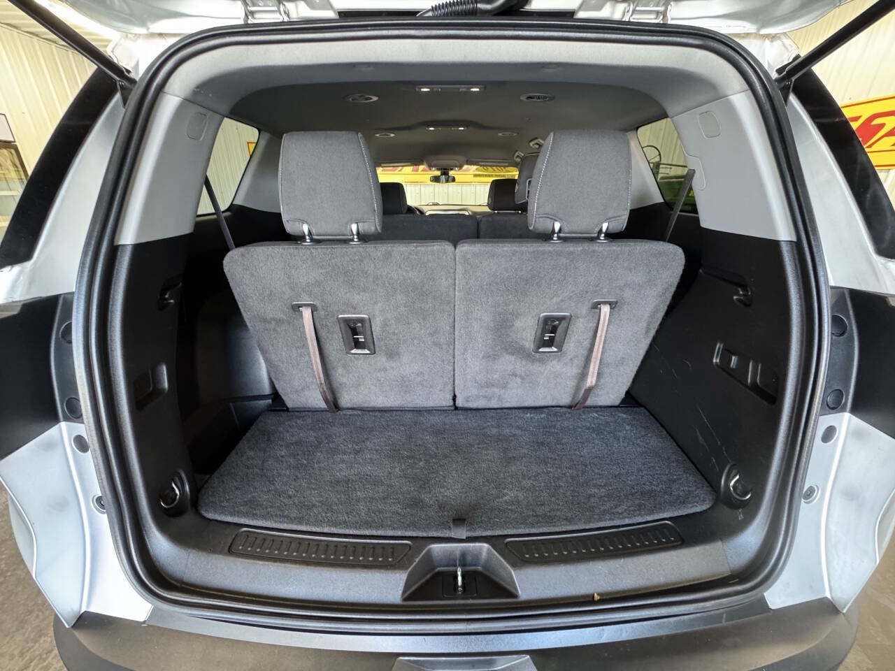 Used 2019 GMC Acadia SLE w/ LPO, Black Accent Package FWD image 34