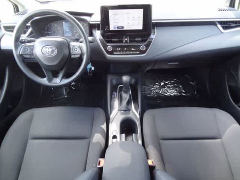 Used 2025 Toyota Corolla LE FWD image 11