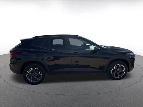 Used 2025 Chevrolet Trax LT image 16