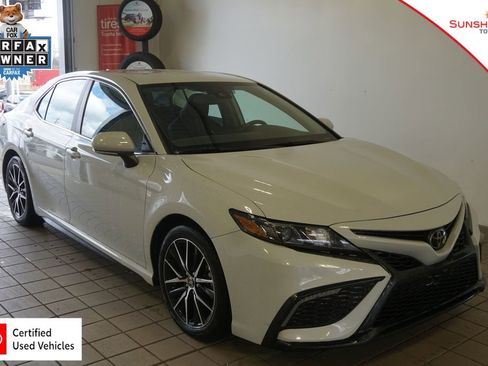 Used 2023 Toyota Camry SE w/ Cold Weather Package AWD/4WD image 1