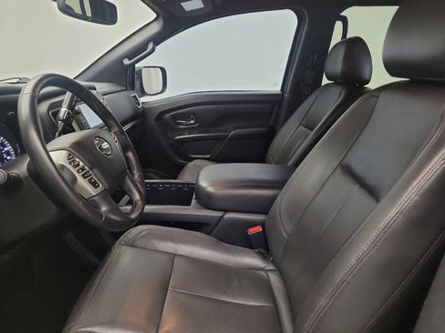 Used 2018 Nissan Titan SV w/ SV Convenience Package image 17