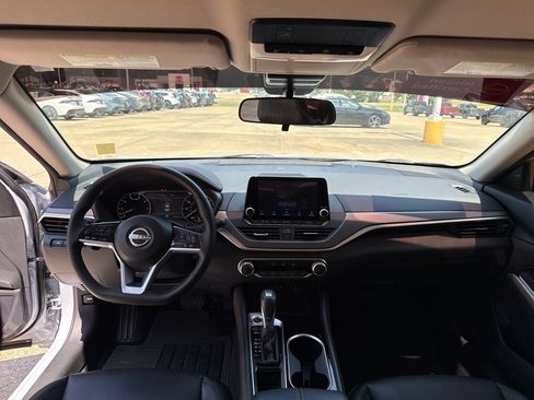 Used 2025 Nissan Altima 2.5 SR FWD image 27