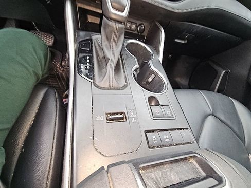 Used 2021 Toyota Highlander XLE image 18