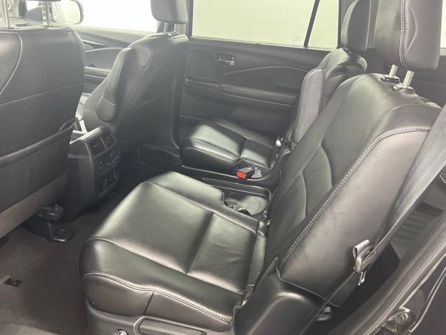 Used 2020 Honda Pilot Touring image 11