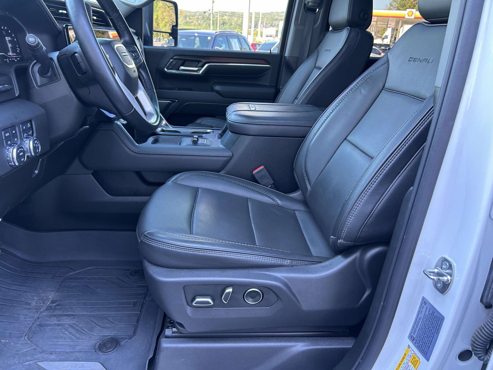 Used 2024 GMC Sierra 2500 Denali w/ Denali Reserve Package AWD/4WD image 13