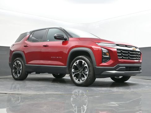 Used 2026 Chevrolet Equinox LT AWD/4WD image 33