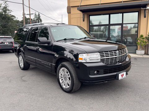 Used 2012 Lincoln Navigator L 4WD image 1