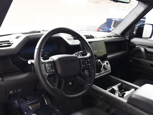 Used 2026 Land Rover Defender 110 OCTA AWD/4WD image 12