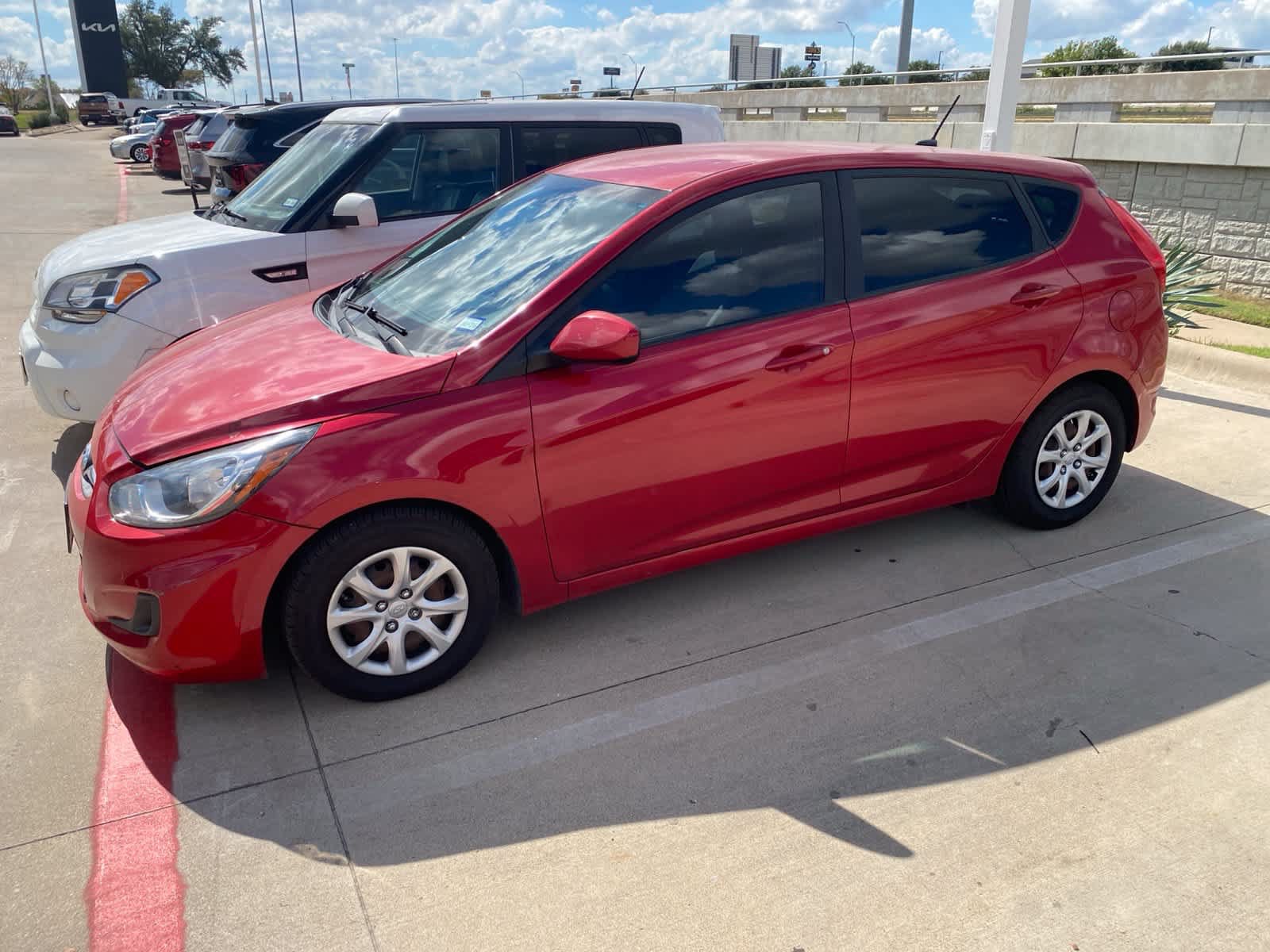 Used 2014 Hyundai Accent GS FWD image 4