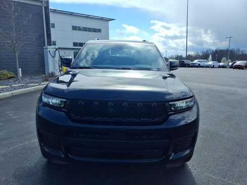 Used 2024 Jeep Grand Cherokee L Altitude AWD/4WD image 8