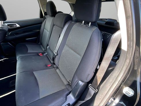 Used 2020 Nissan Pathfinder SV FWD image 17