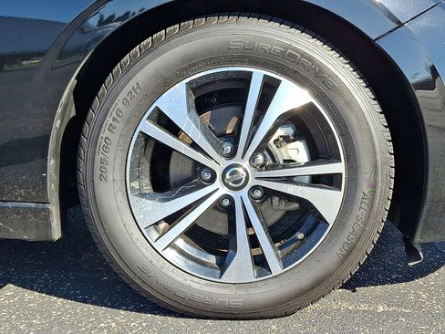 Used 2023 Nissan Sentra SV FWD image 26