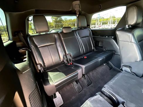 Used 2020 Ford Expedition XLT w/ Equipment Group 202A RWD image 25