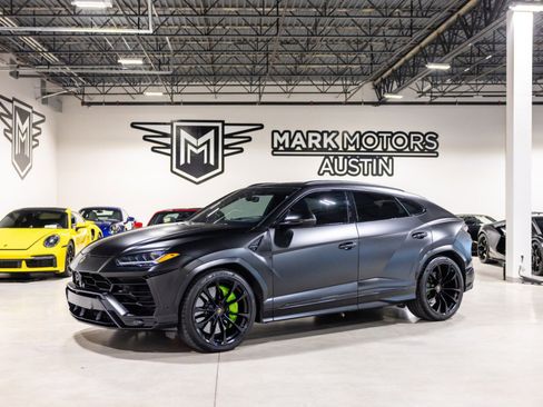 Used 2022 Lamborghini Urus AWD/4WD image 1