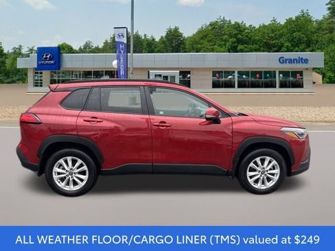 Used 2022 Toyota Corolla Cross LE w/ Moonroof Package image 6