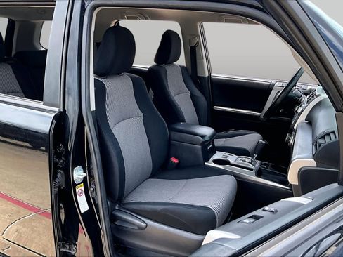 Used 2015 Toyota 4Runner SR5 RWD image 9