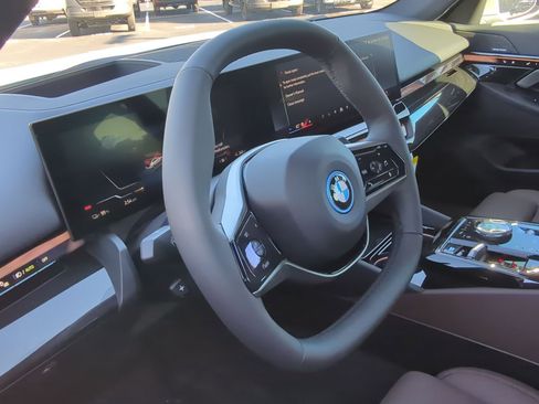 Certified 2025 BMW i5 eDrive40i w/ Premium Package image 26