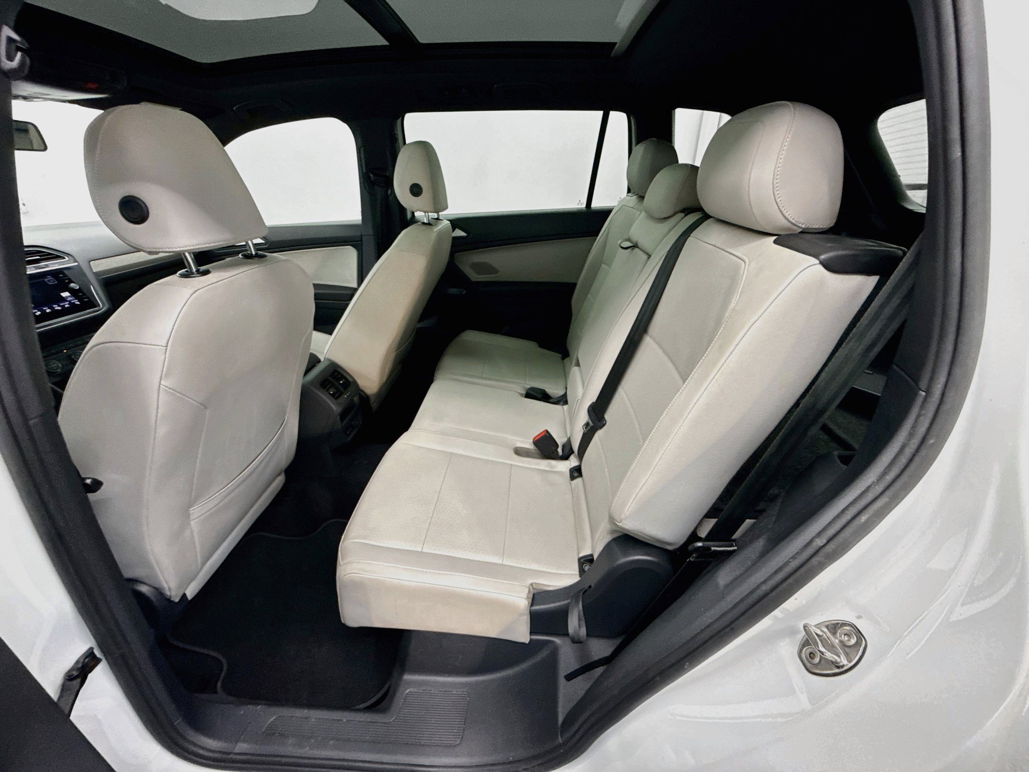 Used 2019 Volkswagen Tiguan SEL Premium R-Line FWD image 29