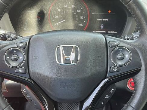 Used 2020 Honda HR-V Touring image 11
