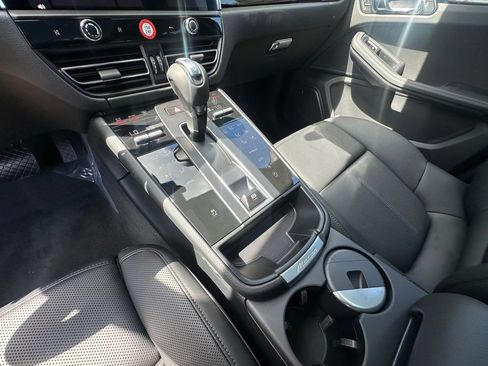 Used 2026 Porsche Macan AWD/4WD image 28