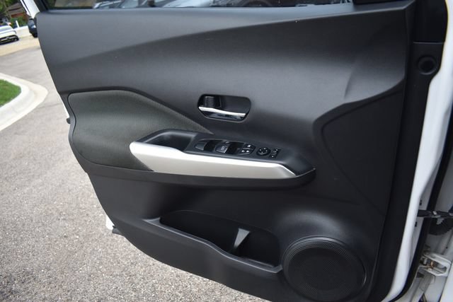 Used 2018 Nissan Kicks SV FWD image 29