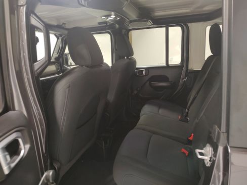 Used 2020 Jeep Wrangler Unlimited Sport image 11