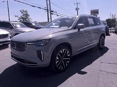 Certified 2025 Volvo XC90 B5 Plus AWD/4WD image 4