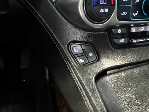 Used 2017 Chevrolet Suburban Premier AWD/4WD image 8
