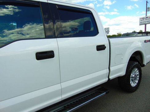 Used 2020 Ford F250 XLT w/ Snow Plow Prep Package AWD/4WD image 26