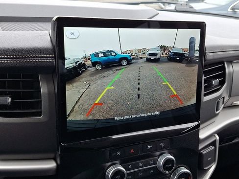 Used 2024 Ford Expedition XLT image 28