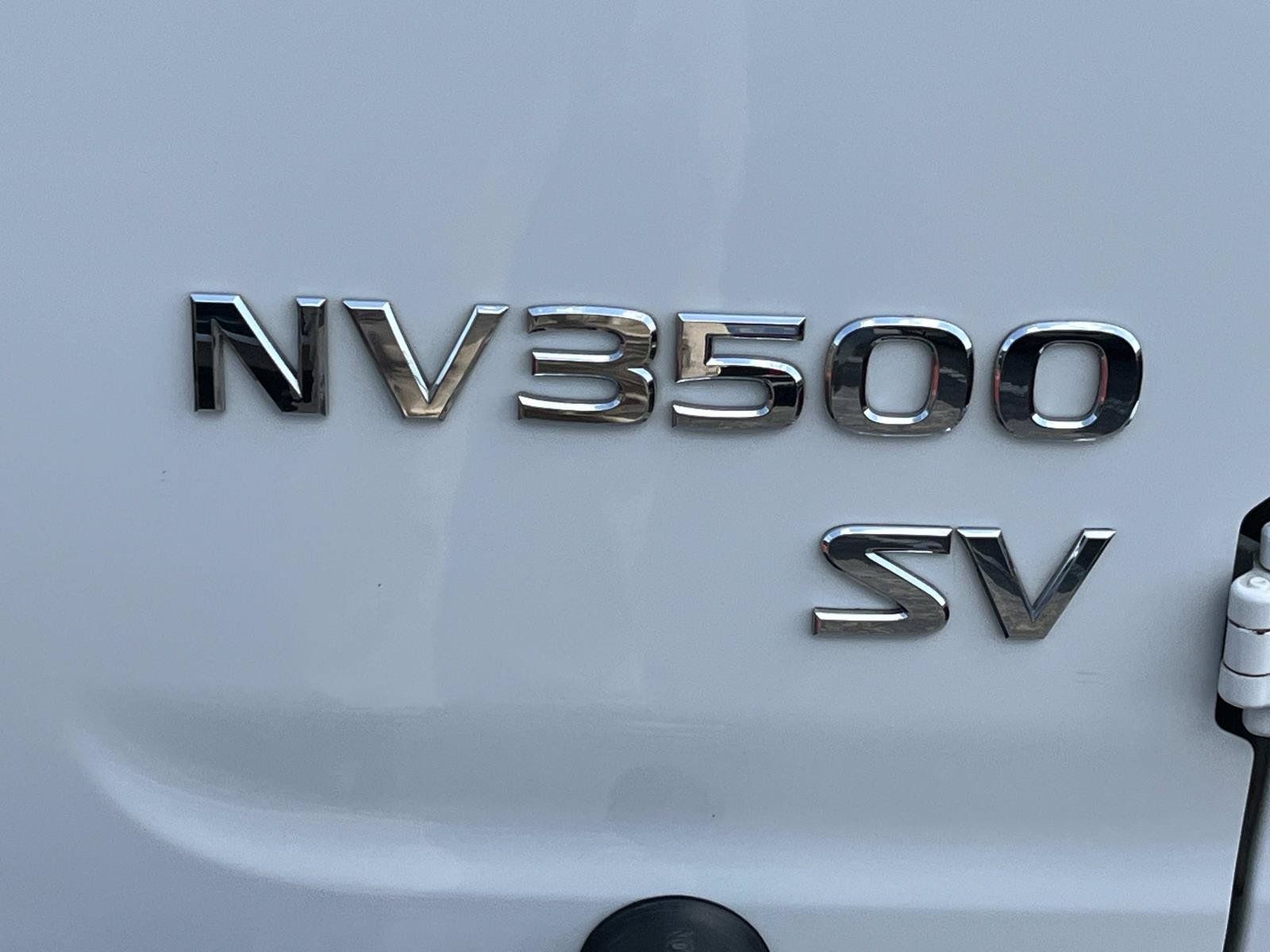 Used 2021 Nissan NV 3500 SV RWD image 7