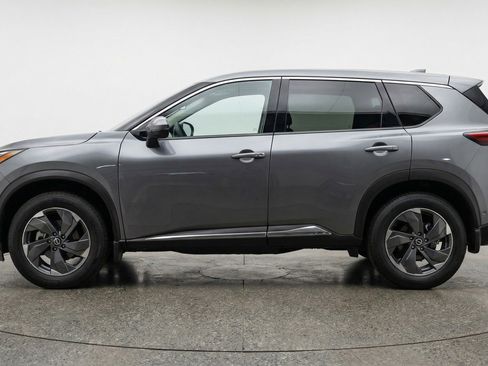 Used 2025 Nissan Rogue SV image 5